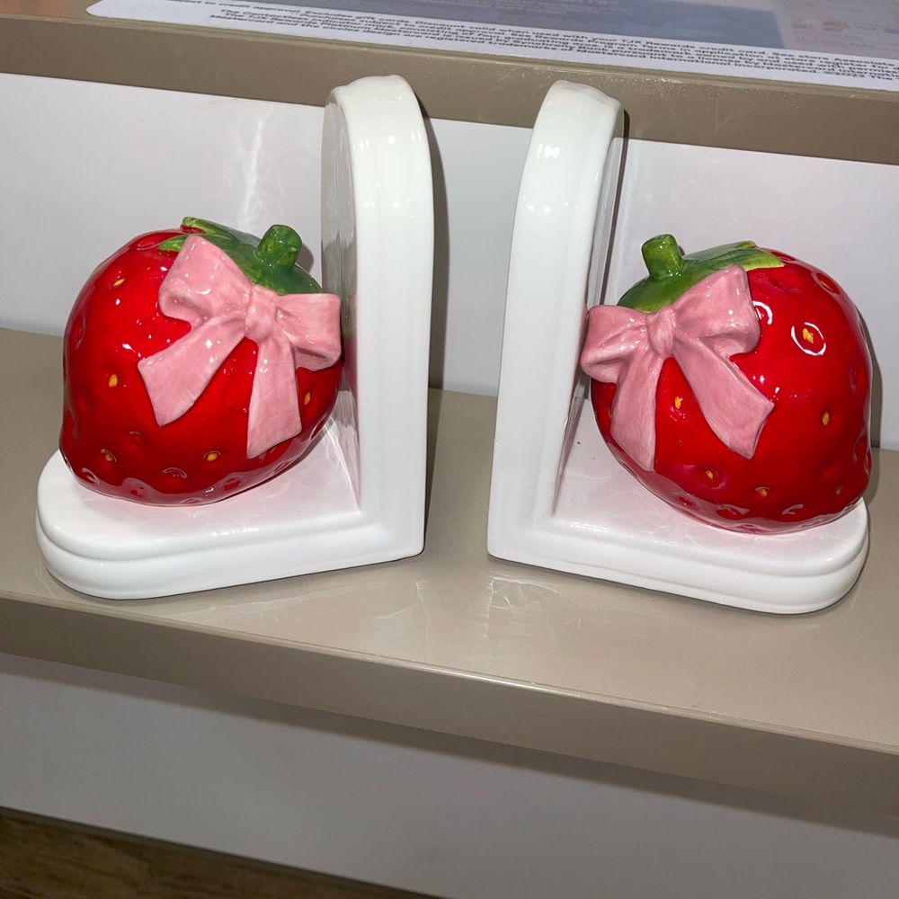 Strawberry Bookends with Pink Bows